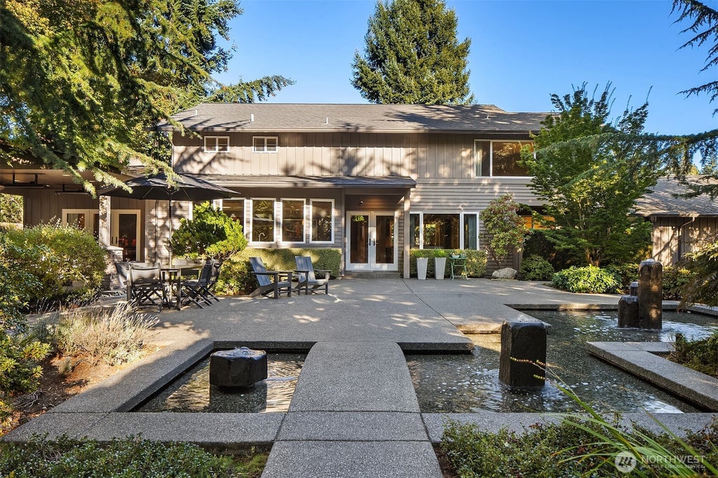 Photo of 6031 126th Avenue NE, Kirkland, WA 98033 (MLS # 2582930)