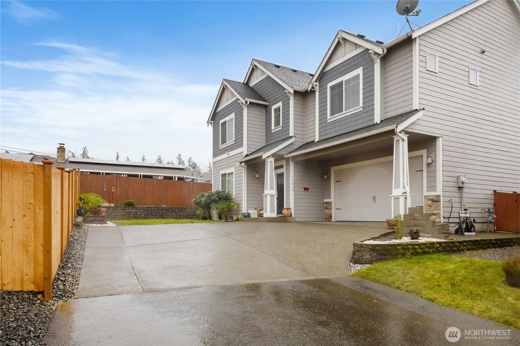 Photo of 13019 SE 309th Place, Auburn, WA 98092 (MLS # 2336210)