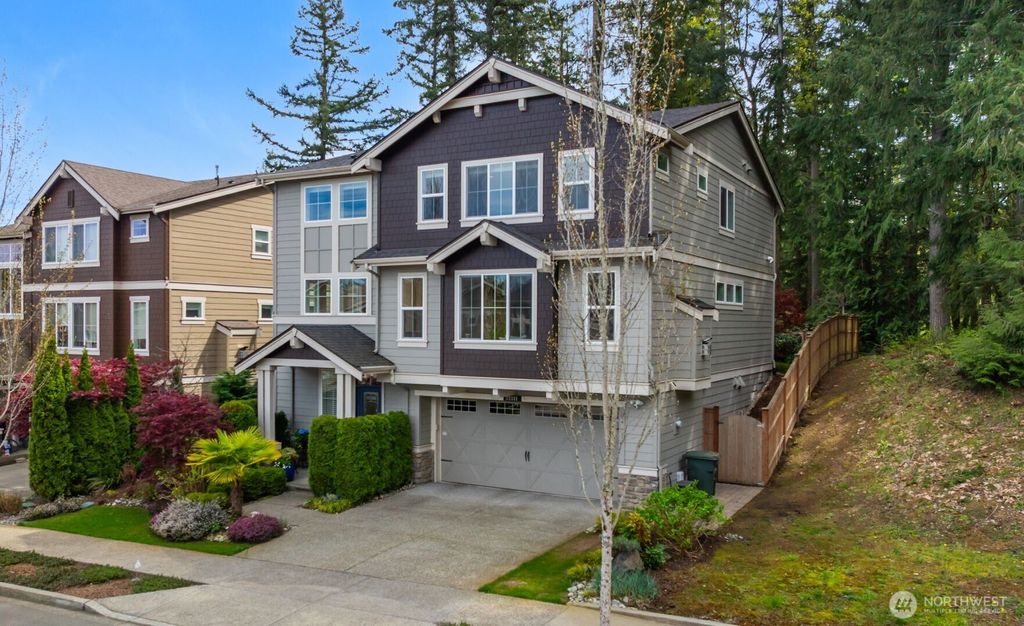 Photo of 23331 SE 4th Place, Sammamish, WA 98074 (MLS # 2514788)