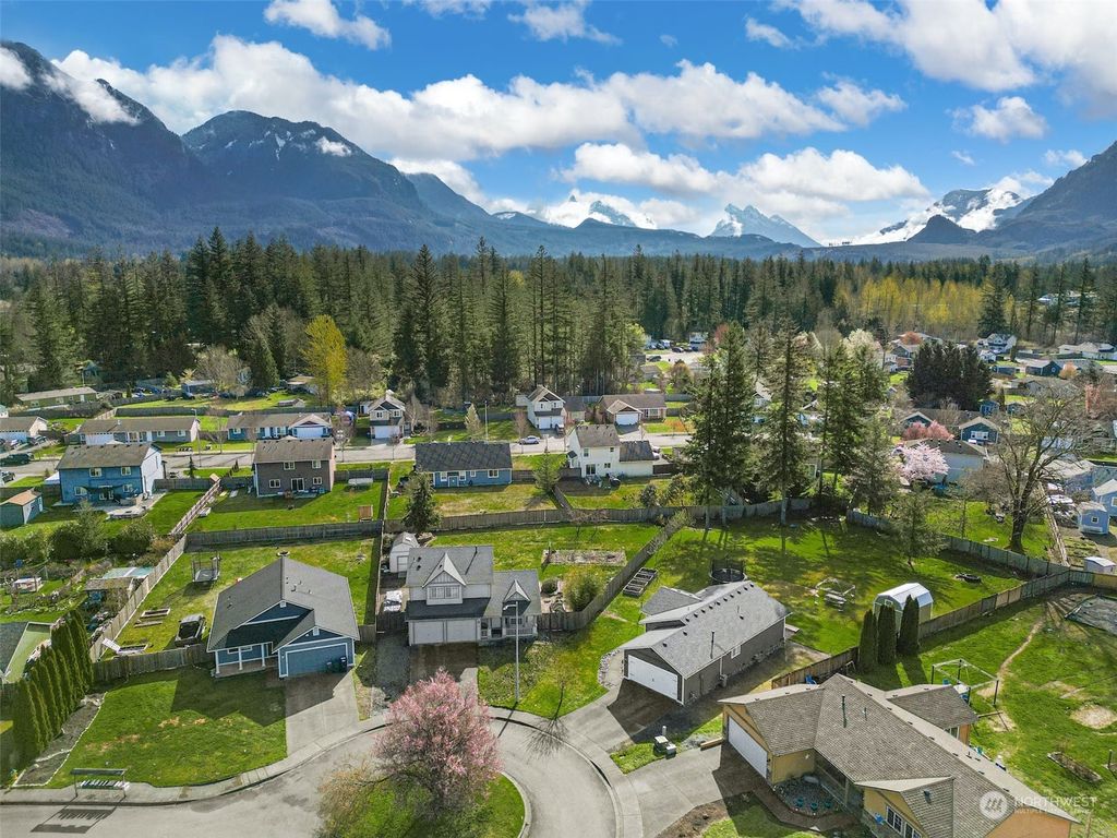 Photo of 210 17th Street, Gold Bar, WA 98251 (MLS # 2052761)