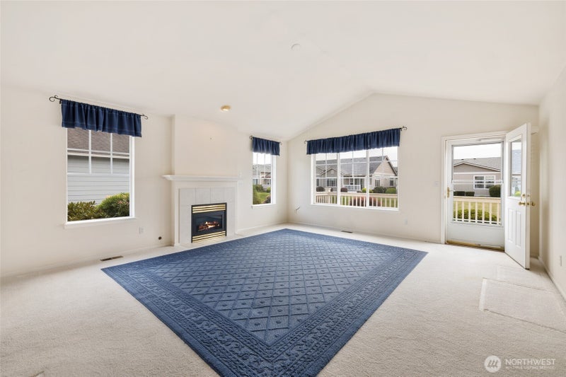 1138 Lopez Ln