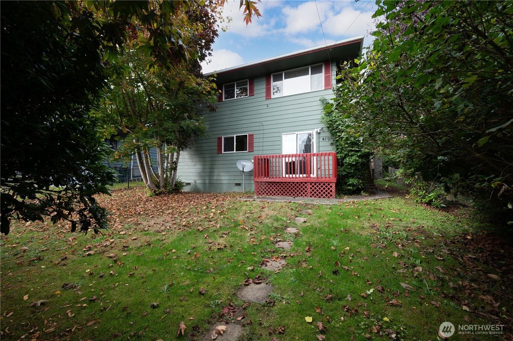 Photo of 410 Hanna Avenue, Aberdeen, WA 98520 (MLS # 2458065)