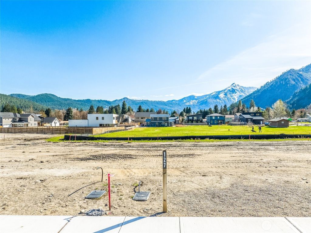 Photo of 127 Alpenglow Drive, Leavenworth, WA 98826 (MLS # 2495081)