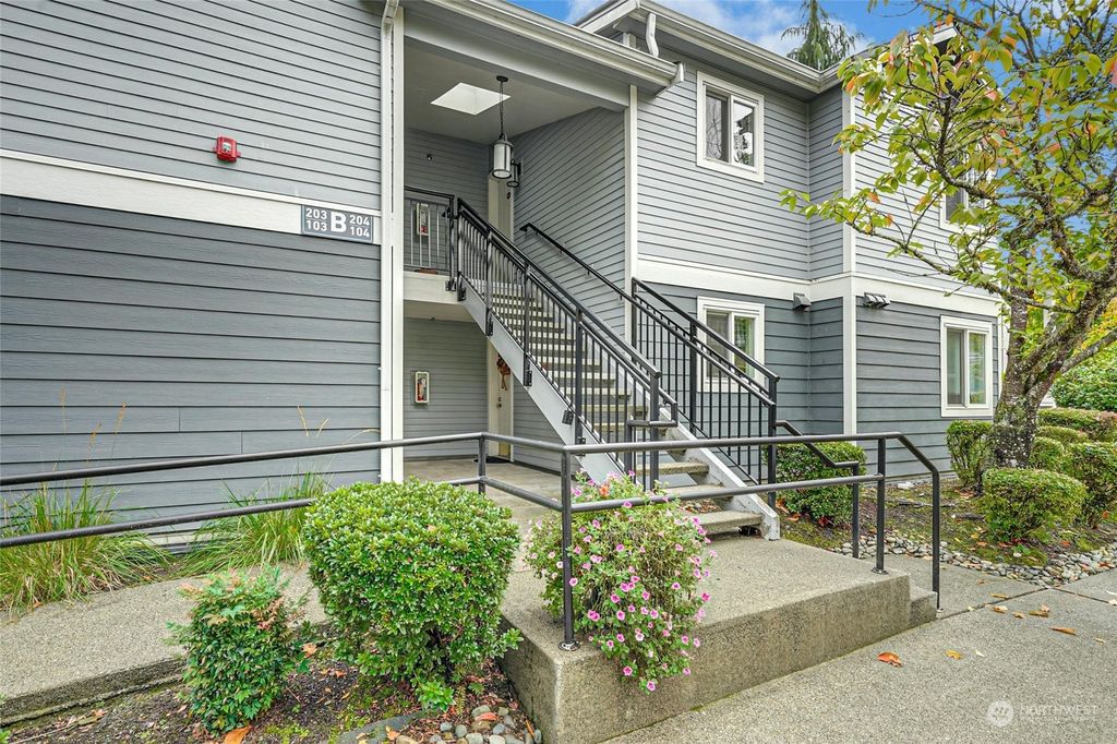 Photo of 250 NW Dogwood Street #B103, Issaquah, WA 98027 (MLS # 2300300)