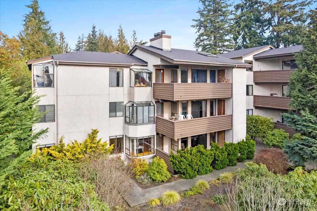 Photo of 2020 NW 195th Street #102, Shoreline, WA 98177 (MLS # 2034284)