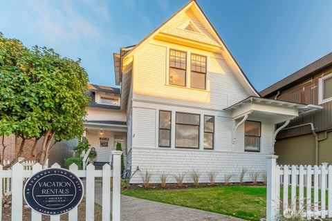 Photo of 116 4th Avenue N, Edmonds, WA 98020 (MLS # 2550638)