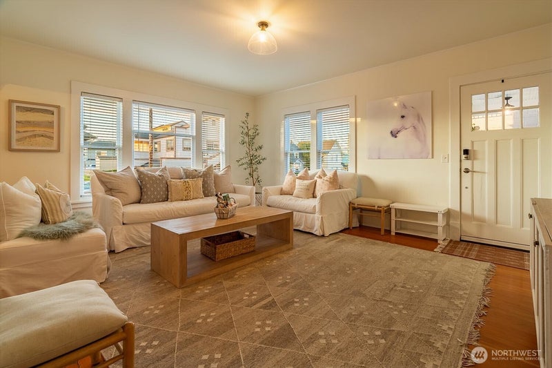 116 4th Avenue N