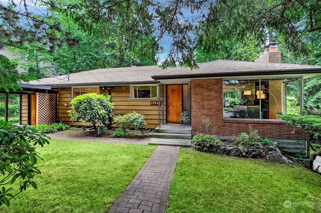 Photo of 12548 Densmore Avenue N, Seattle, WA 98133 (MLS # 2133349)