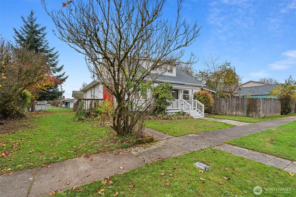 Photo of 617 NW Ohio Avenue, Chehalis, WA 98532 (MLS # 2456044)