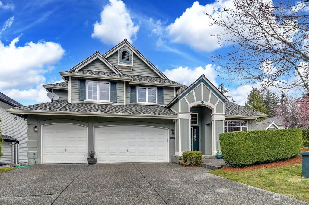 Photo of 8012 NE 151st Court, Kenmore, WA 98028 (MLS # 2049636)