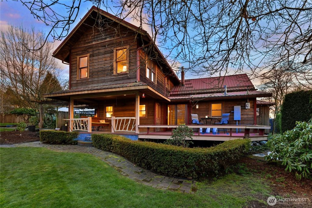 Photo of 15930 Broadway Avenue NE, Duvall, WA 98019 (MLS # 2459852)