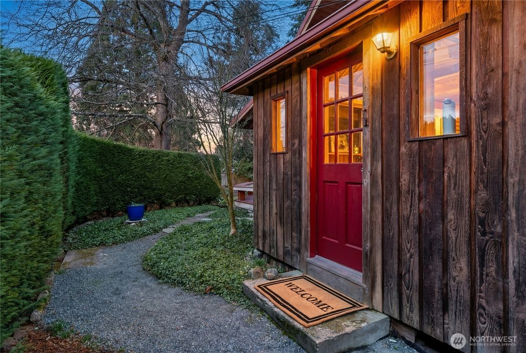 Photo of 15930 Broadway Avenue NE, Duvall, WA 98019 (MLS # 2459852)