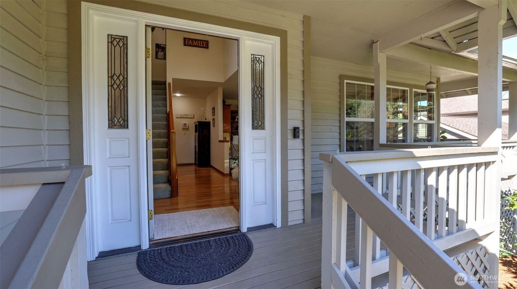 Photo of 1119 SW 325th Place, Federal Way, WA 98023 (MLS # 2434462)