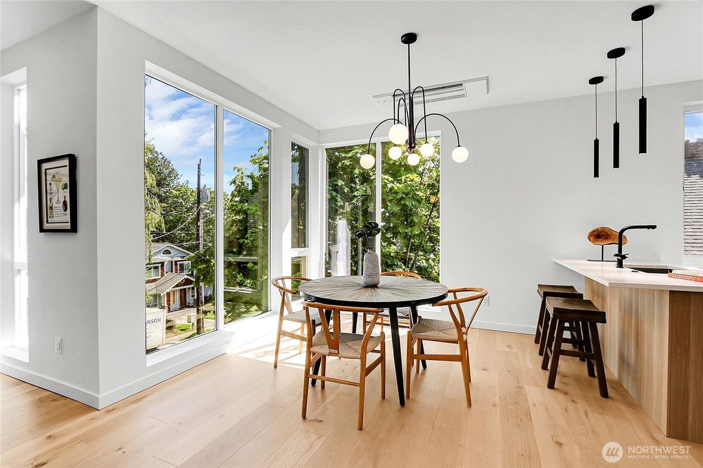 Photo of 627 A W Emerson Street, Seattle, WA 98119 (MLS # 2448326)