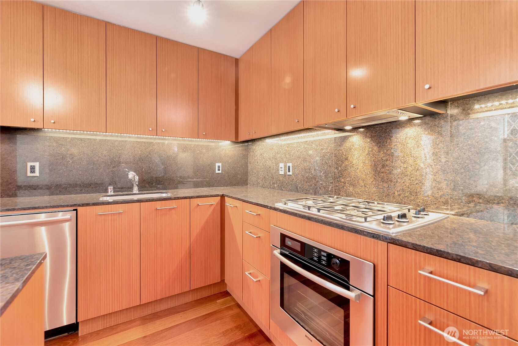 909 5th Ave 502