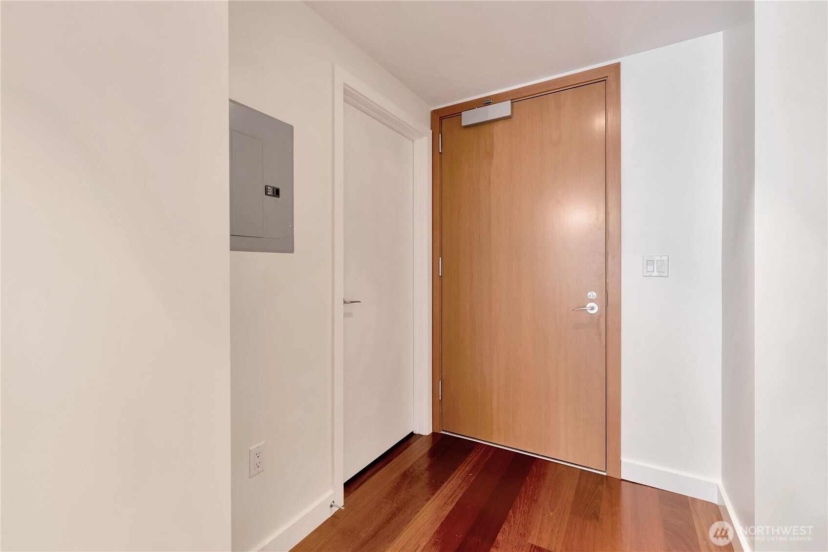 909 5th Ave 502