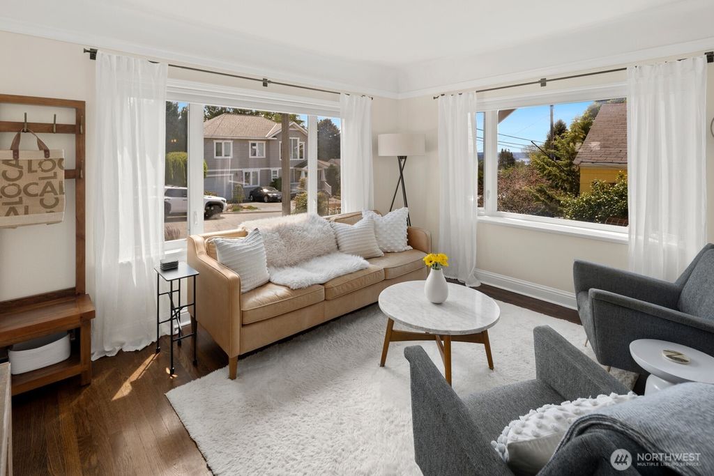 Photo of 4106 SW Kenyon Street, Seattle, WA 98136 (MLS # 2394319)