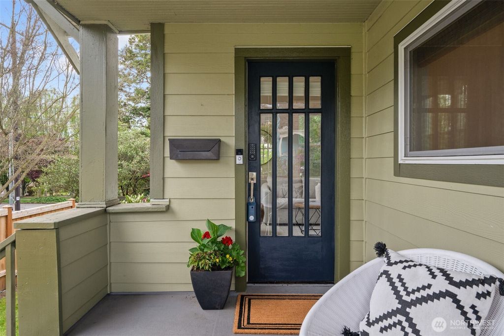 Photo of 366 NW 47th Street, Seattle, WA 98107 (MLS # 2512158)