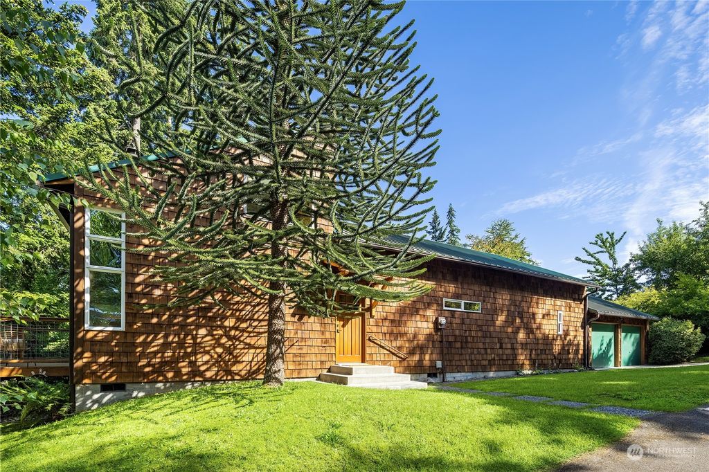 Photo of 2235 NE 177th Street, Shoreline, WA 98155 (MLS # 2230969)