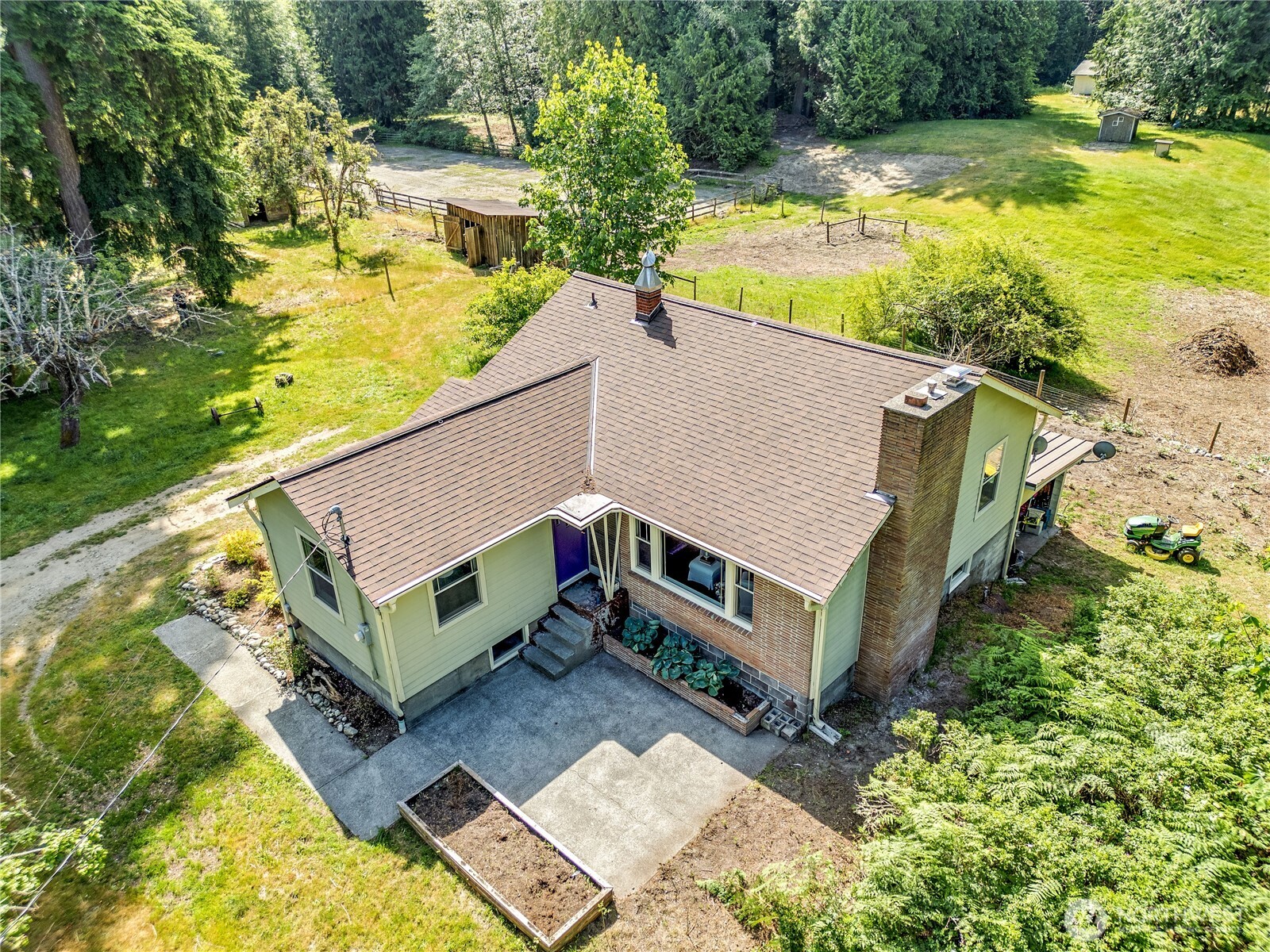 24804 Chris Lane NE
