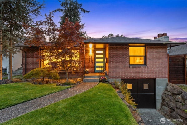 3429 40TH AVE W, SEATTLE, WA 98199 - Image bd32d0ca9075e00a4fcacada41e7e812/2554179719