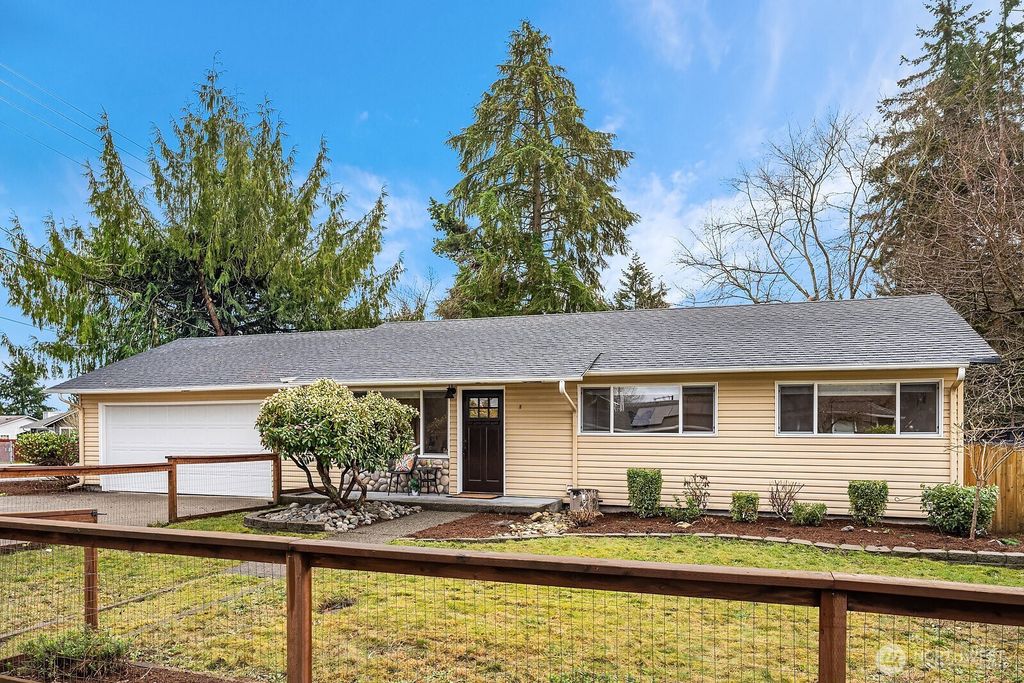 Photo of 4013 23rd Place NE, Renton, WA 98056 (MLS # 2336426)