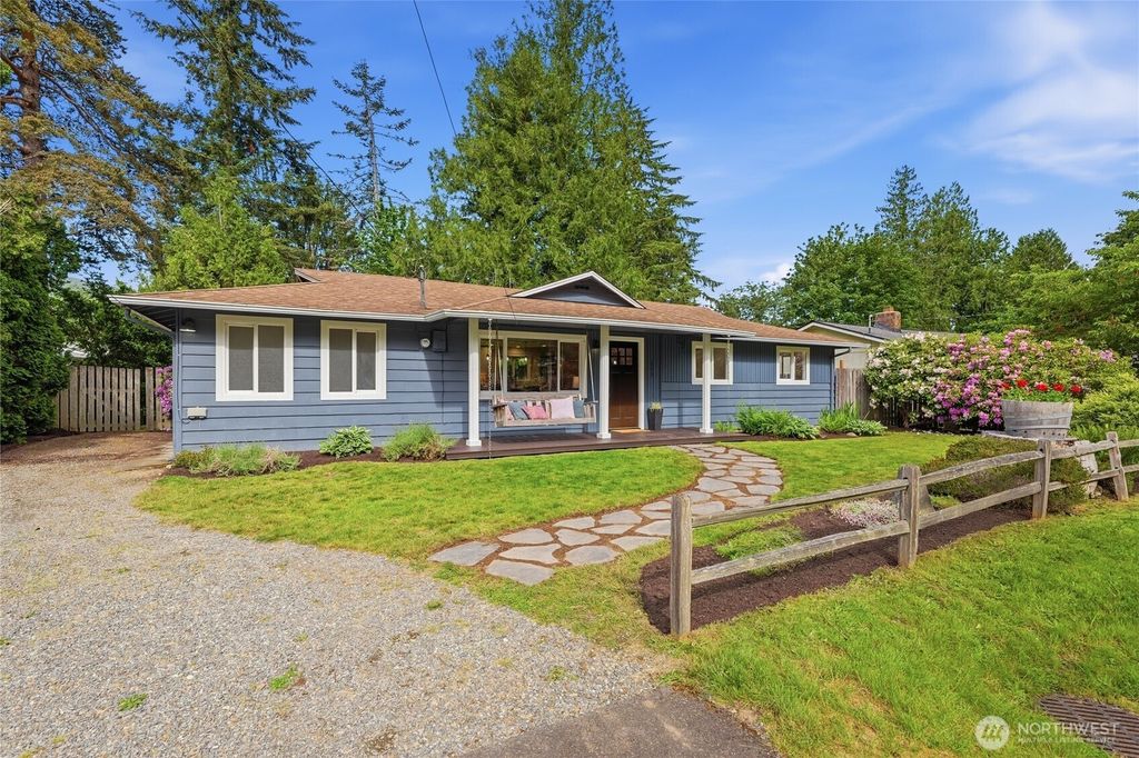 Photo of 617 Pickett Avenue NE, North Bend, WA 98045 (MLS # 2528634)