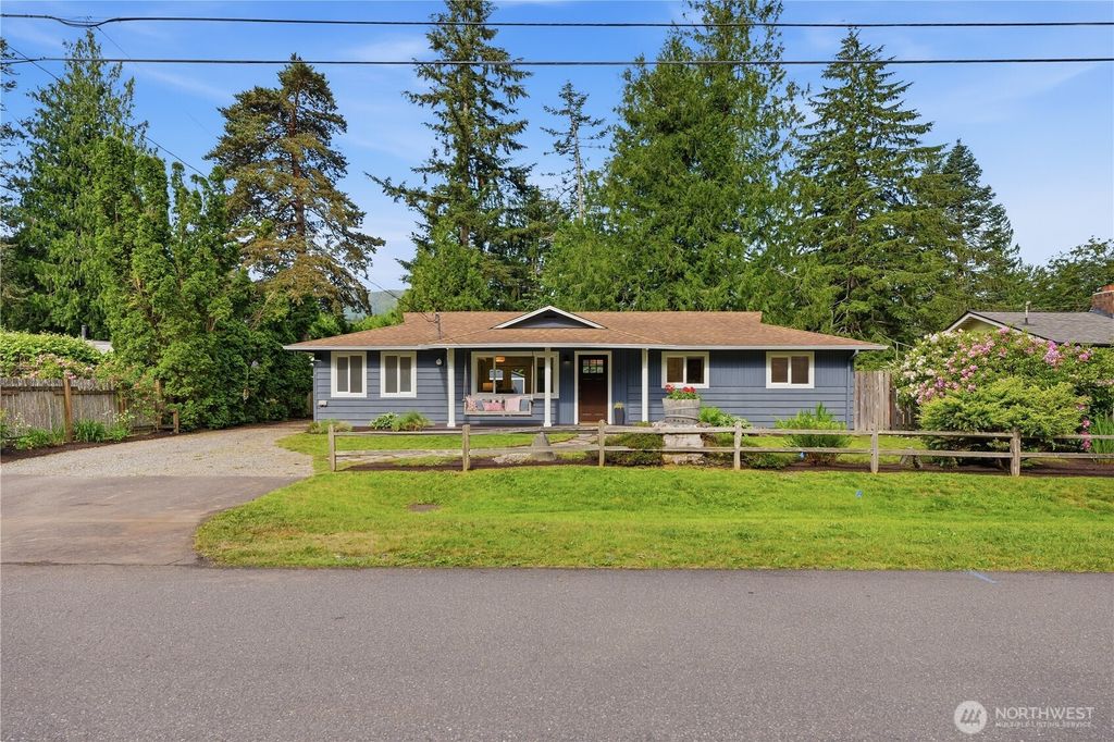 Photo of 617 Pickett Avenue NE, North Bend, WA 98045 (MLS # 2528634)
