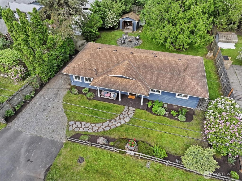 Photo of 617 Pickett Avenue NE, North Bend, WA 98045 (MLS # 2528634)