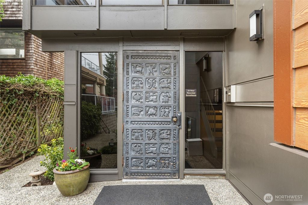 Photo of 2330 W Crockett Street #101, Seattle, WA 98199 (MLS # 2344238)