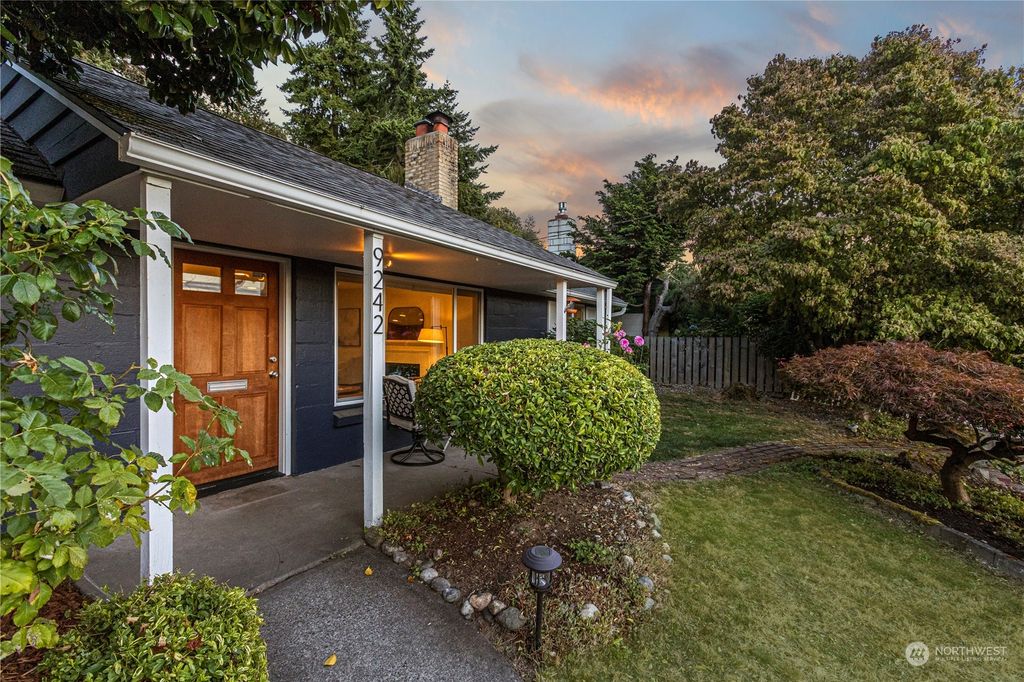 Photo of 9242 23rd Avenue SW, Seattle, WA 98106 (MLS # 2149713)