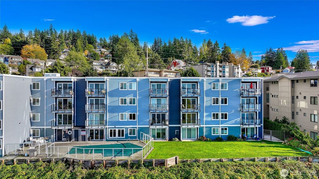 Photo of 444 S State Street #317, Bellingham, WA 98225 (MLS # 2475807)