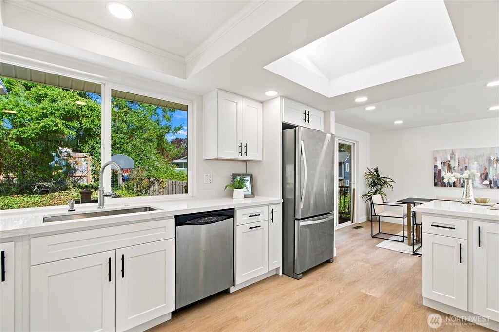 Photo of 17219 NE 16th Place, Bellevue, WA 98008 (MLS # 2583104)