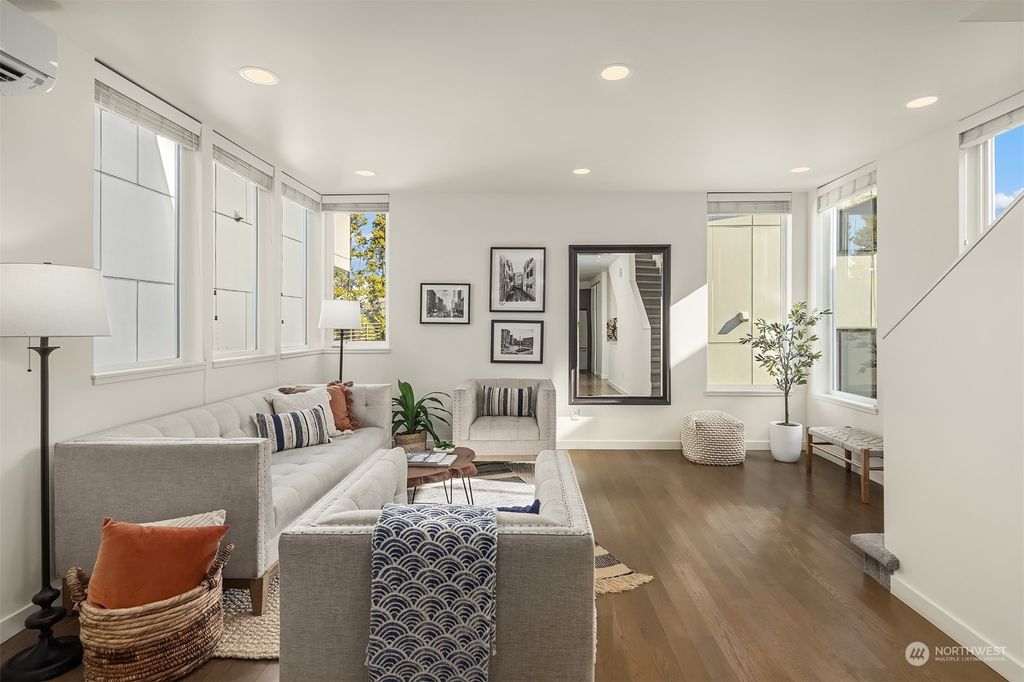 Photo of 2206 W Emerson Street, Seattle, WA 98199 (MLS # 2309179)