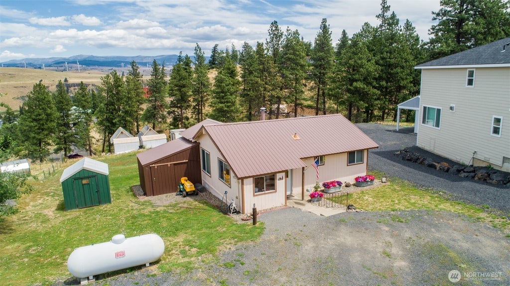 Photo of 270 Ridge Loop Road, Cle Elum, WA 98922 (MLS # 2547638)