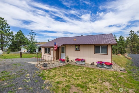 Photo of 270 Ridge Loop Road, Cle Elum, WA 98922 (MLS # 2547638)