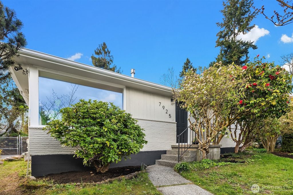 Photo of 7925 29th Avenue SW, Seattle, WA 98126 (MLS # 2354272)
