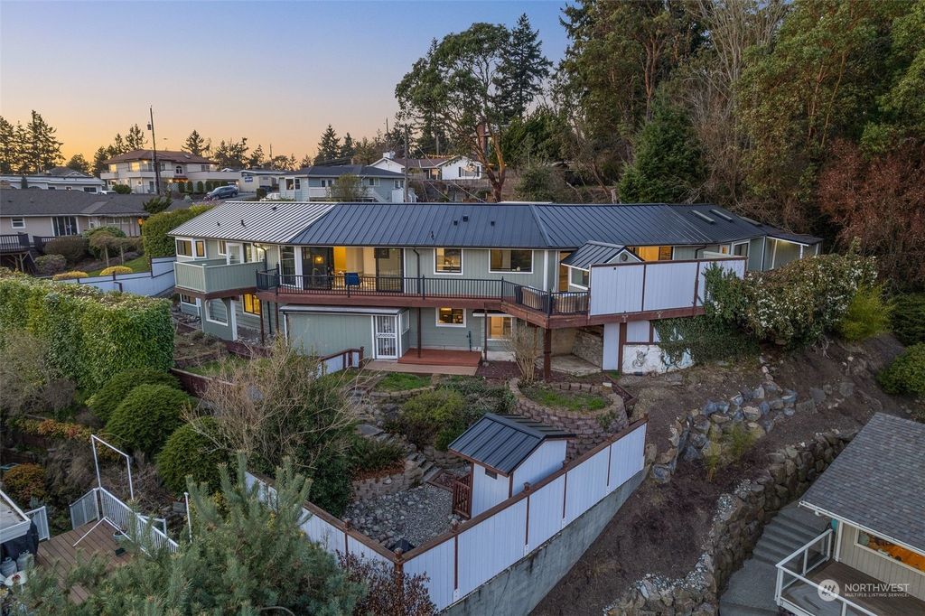 Photo of 11922 28th Avenue SW, Burien, WA 98146 (MLS # 2211628)