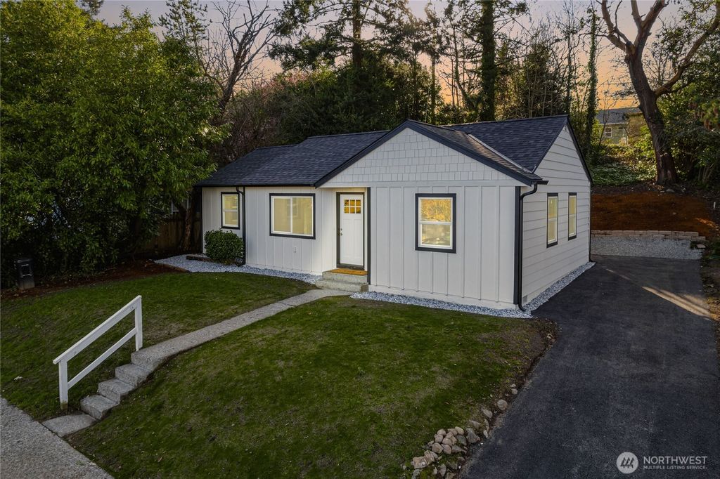 Photo of 9825 32nd Avenue SW, Seattle, WA 98126 (MLS # 2341415)