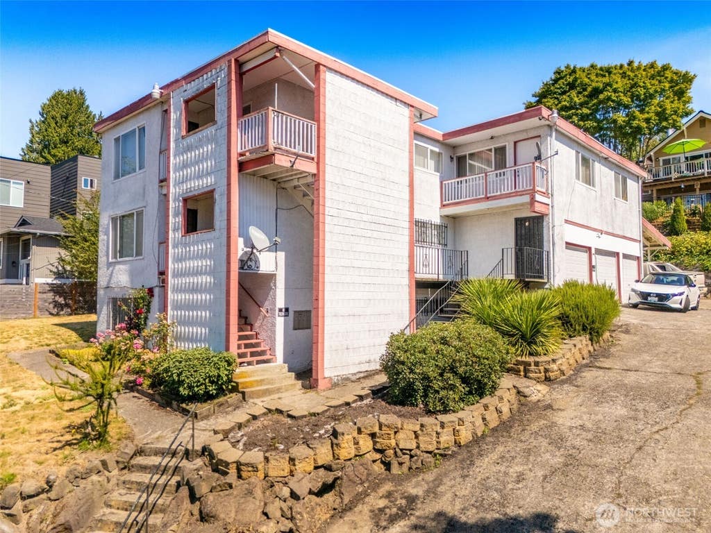Photo of 812 29th Avenue S, Seattle, WA 98144 (MLS # 2574456)