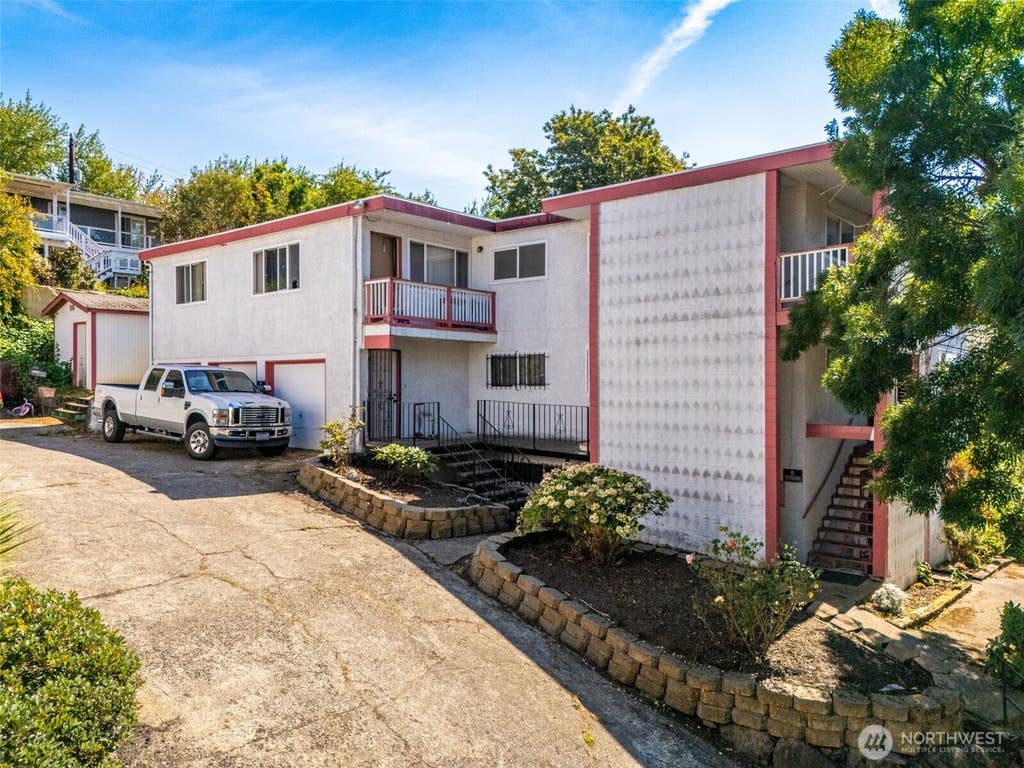 Photo of 812 29th Avenue S, Seattle, WA 98144 (MLS # 2574456)