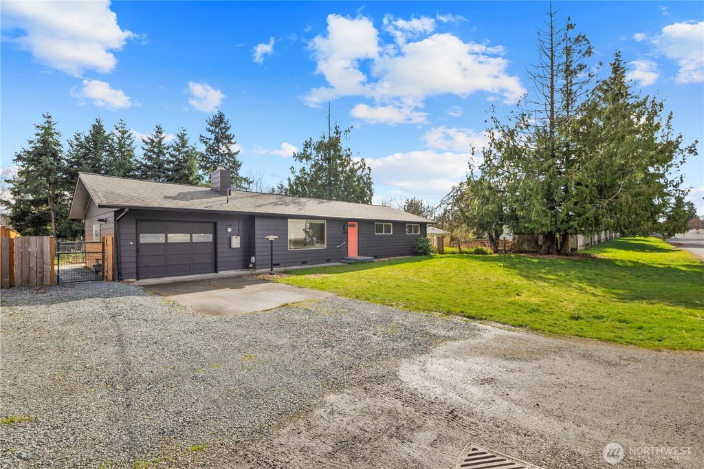 Photo of 1408 E Maryland St, Bellingham, WA 98226 (MLS # 2498245)