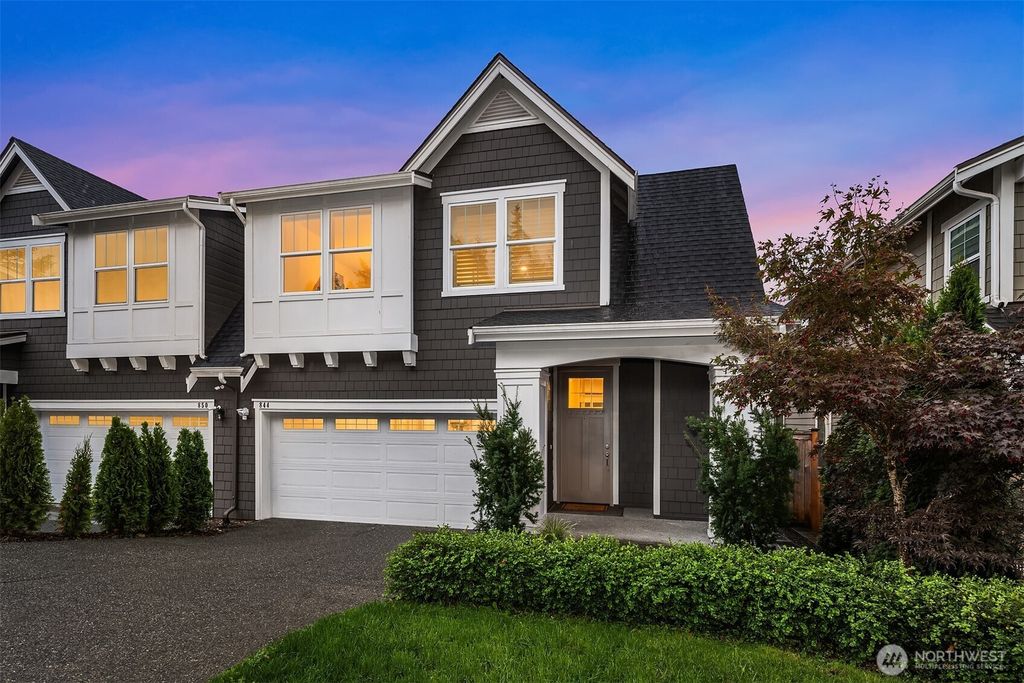 Photo of 844 224th Avenue NE, Sammamish, WA 98074 (MLS # 2440483)