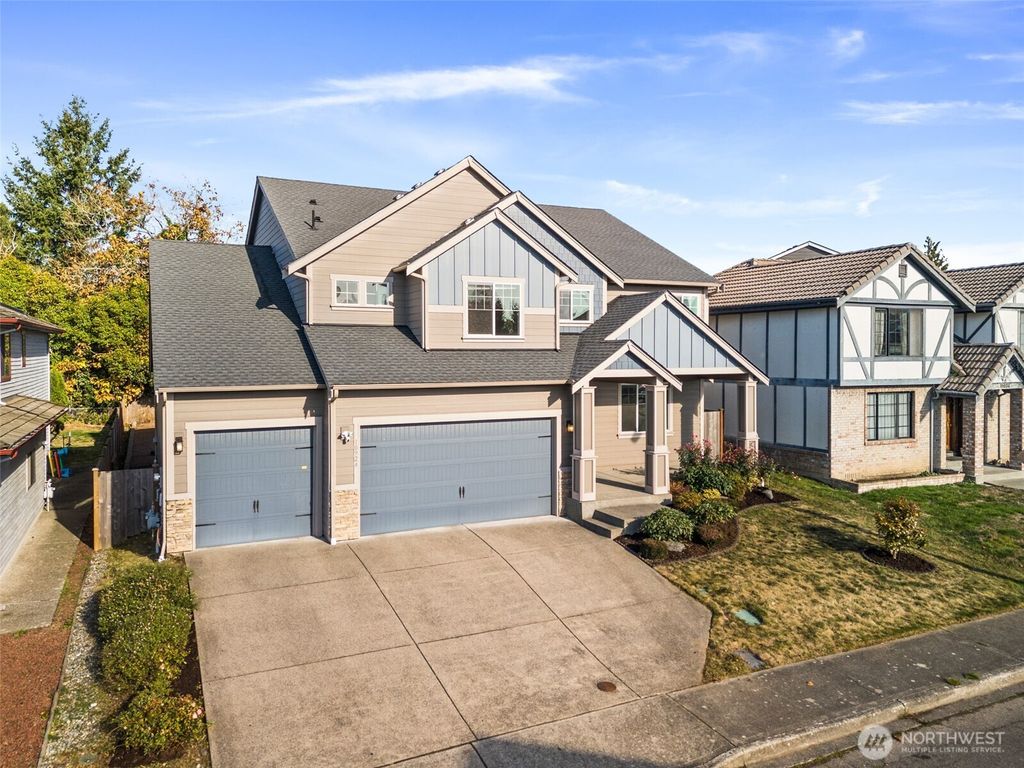 Photo of 10924 SE 218th Place, Kent, WA 98031 (MLS # 2453220)