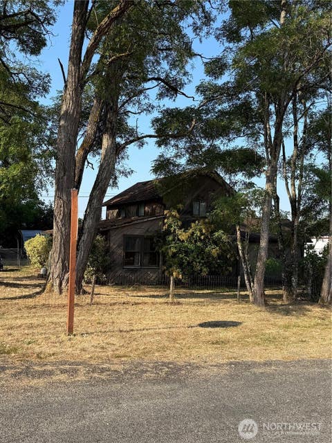 Photo of 303 Peterson Street S, Roy, WA 98580 (MLS # 2566542)