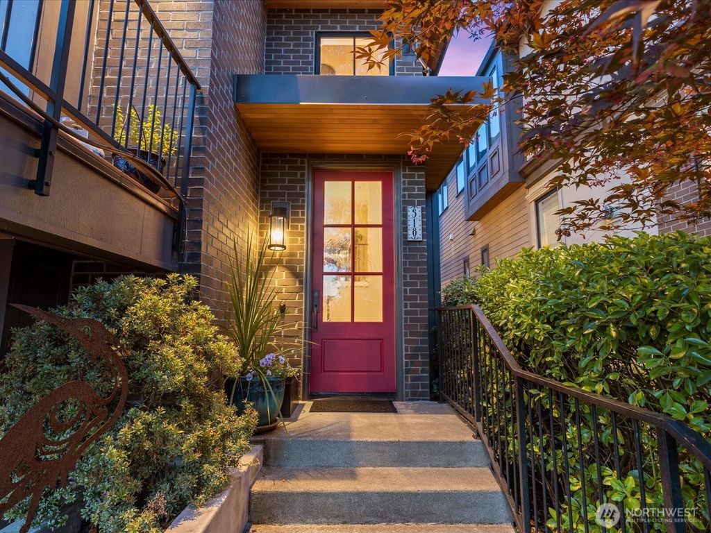 Photo of 518 Market Street, Kirkland, WA 98033 (MLS # 2401999)