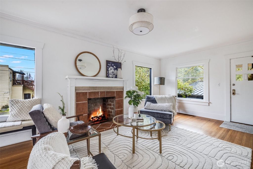 Photo of 10015 68th Avenue S, Seattle, WA 98178 (MLS # 2354731)