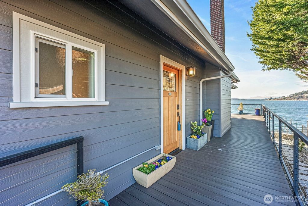 Photo of 1816 Day Island Boulevard W, University Place, WA 98466 (MLS # 2484848)