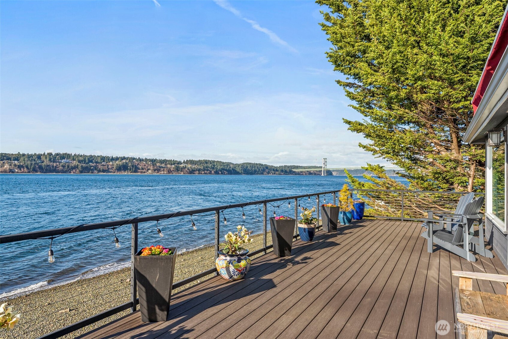 1816 Day Island Boulevard W