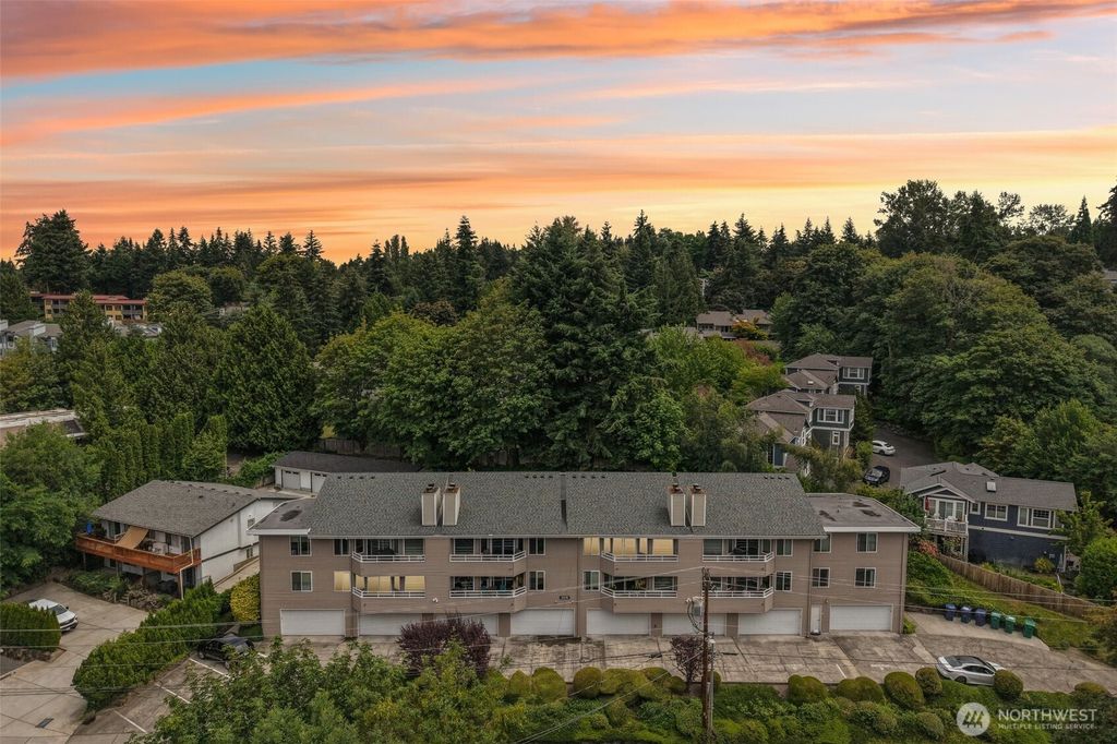 Photo of 11430 99th Place NE #7, Kirkland, WA 98033 (MLS # 2550503)